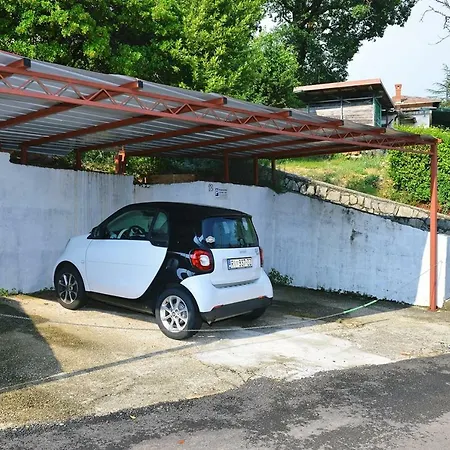 Apartament Duga *